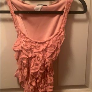 Cute top. Ties in the back.